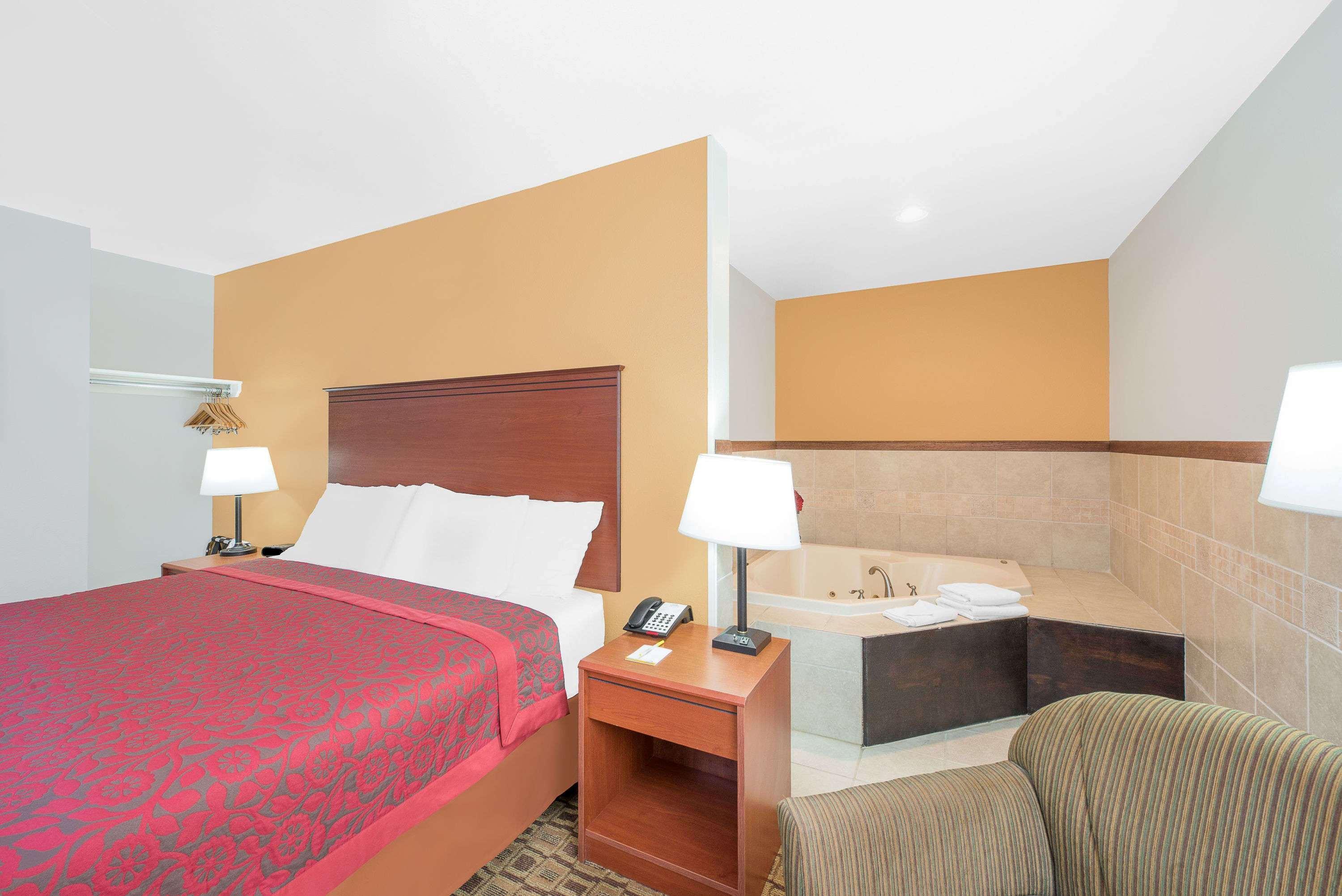 Days Inn By Wyndham Lamar Buitenkant foto